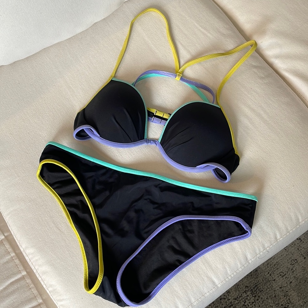 VS Bikini
